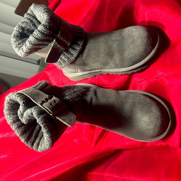 UGG Cambridge size 7 Grey Gently worn - Picture 3 of 4